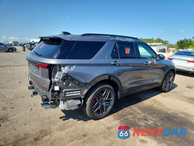 Trzecie zdjęcie samochodu z tyłu: 2025 FORD EXPLORER ST VIN:1FMWK8GC2SGA81494 - miniatura