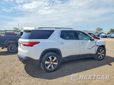 Trzecie zdjęcie samochodu z tyłu: 2019 CHEVROLET TRAVERSE LT VIN:1GNEVHKW8KJ271870 - miniatura