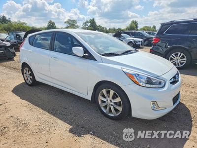 Czwarte zdjęcie samochodu z boku: 2014 HYUNDAI ACCENT SE VIN:KMHCU5AE7EU163149 - miniatura