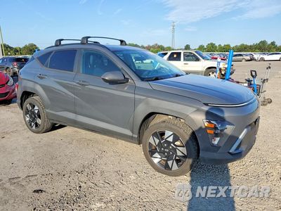 Czwarte zdjęcie samochodu z boku: 2024 HYUNDAI KONA SEL VIN:KM8HBCAB2RU088971 - miniatura