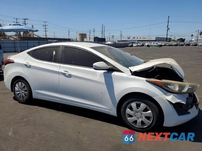 Czwarte zdjęcie samochodu z boku: 2016 HYUNDAI ELANTRA SE VIN:5NPDH4AE9GH772022 - miniatura