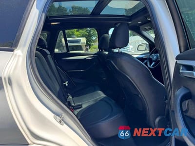 Zdjęcie 8 z 12 samochodu: 2018 BMW X1 SDRIVE28I MSPT VIN:WBXHU7C33J5L09376 - miniatura
