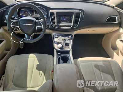 Zdjęcie 8 z 12 samochodu: 2015 CHRYSLER 200 LIMITED VIN:1C3CCCAB4FN538030 - miniatura