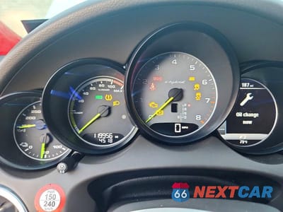 Zdjęcie 9 z 13 samochodu: 2017 PORSCHE CAYENNE SE HYBRID PLATINUM VIN:WP1AE2A25HLA71480 - miniatura