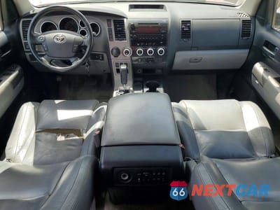 Zdjęcie 8 z 13 samochodu: 2011 TOYOTA SEQUOIA SR5 VIN:5TDZY5G16BS032172 - miniatura