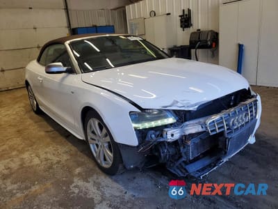 Czwarte zdjęcie samochodu z boku: 2011 AUDI S5 PRESTIGE VIN:WAUVGAFH5BN009400 - miniatura