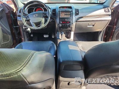 Zdjęcie 8 z 13 samochodu: 2012 KIA SORENTO SX VIN:5XYKWDA21CG253597 - miniatura