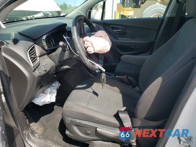 Zdjęcie 7 z 13 samochodu: 2021 CHEVROLET TRAX LS VIN:KL7CJKSB0MB301184 - miniatura