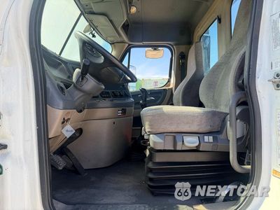 Zdjęcie 9 z 10 samochodu: 2017 FREIGHTLINER CASCADIA VIN:1FUBGDDR7HLHL9599 - miniatura