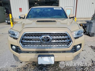 Piąte zdjęcie samochodu w środku: 2017 TOYOTA TACOMA TRD SPORT VIN:5TFCZ5AN6HX080417 - miniatura