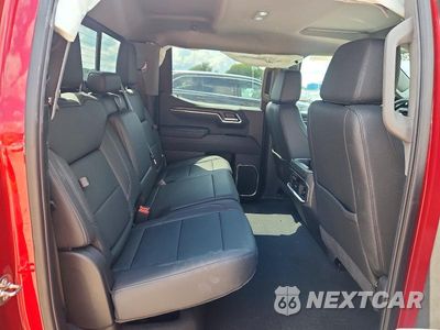 Zdjęcie 10 z 13 samochodu: 2025 GMC SIERRA K1500 SLT VIN:3GTUUDE82SG321869 - miniatura