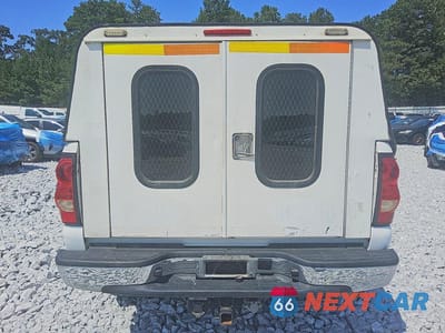 Zdjęcie 6 z 13 samochodu: 2006 CHEVROLET SILVERADO K2500 HEAVY DUTY VIN:1GCHK29G66E216083 - miniatura