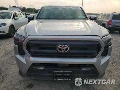 Piąte zdjęcie samochodu w środku: 2025 TOYOTA TACOMA SR5 VIN:3TMLB5JN2SM096115 - miniatura