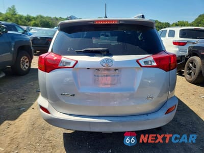 Zdjęcie 6 z 12 samochodu: 2015 TOYOTA RAV4 LE VIN:JTMBFREV2FJ050238 - miniatura