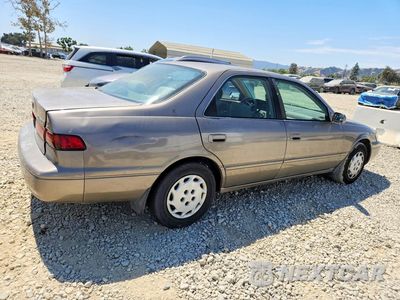 Trzecie zdjęcie samochodu z tyłu: 1999 TOYOTA CAMRY LE VIN:4T1BG22KXXU606225 - miniatura