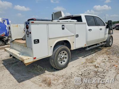 Trzecie zdjęcie samochodu z tyłu: 2020 CHEVROLET SILVERADO C3500 VIN:1GB4WRE76LF348370 - miniatura