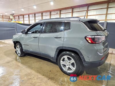 Drugie zdjęcie samochodu z przodu: 2024 JEEP COMPASS LATITUDE VIN:3C4NJDBN9RT598334 - miniatura