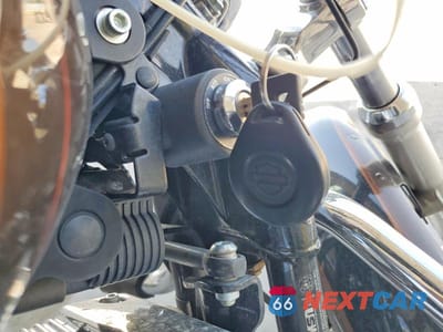 Zdjęcie 8 z 10 samochodu: 2013 HARLEY-DAVIDSON XL1200 C VIN:1HD1CT326DC418205 - miniatura