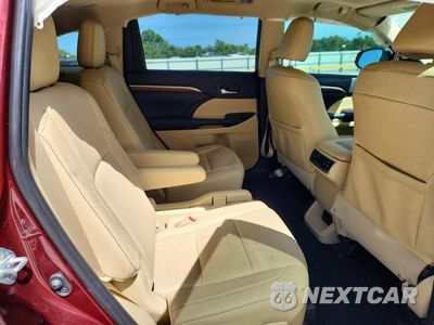Zdjęcie 11 z 13 samochodu: 2019 TOYOTA HIGHLANDER LIMITED PLATINUM VIN:5TDYZRFH3KS322688 - miniatura