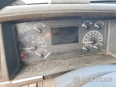 Zdjęcie 9 z 14 samochodu: 2020 VOLVO VNL SEMI TRUCK VIN:4V4NC9EH1LN228195 - miniatura