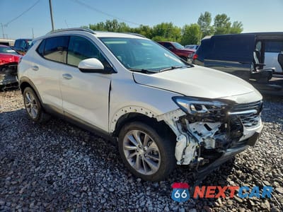 Czwarte zdjęcie samochodu z boku: 2022 BUICK ENCORE GX ESSENCE VIN:KL4MMFSL6NB141368 - miniatura