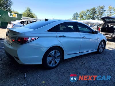 Trzecie zdjęcie samochodu z tyłu: 2015 HYUNDAI SONATA HYBRID LIMITED VIN:KMHEC4A47FA119961 - miniatura