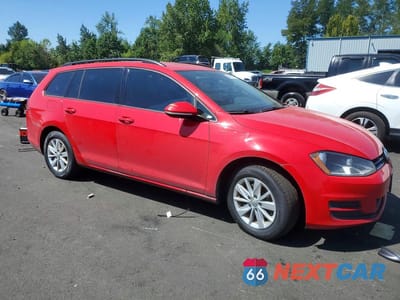 Czwarte zdjęcie samochodu z boku: 2016 VOLKSWAGEN GOLF SPORTWAGEN S VIN:3VWC17AU3GM518001 - miniatura