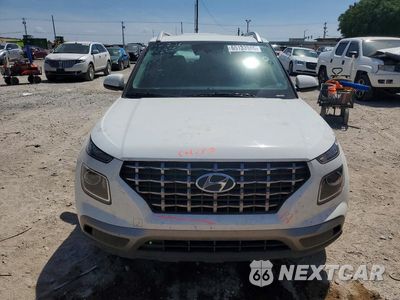 Piąte zdjęcie samochodu w środku: 2024 HYUNDAI VENUE SEL VIN:KMHRC8A3XRU322717 - miniatura