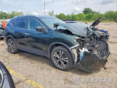 Czwarte zdjęcie samochodu z boku: 2019 NISSAN ROGUE SV VIN:5N1AT2MV7KC809084 - miniatura