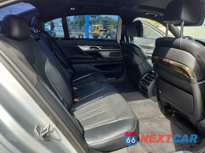 Zdjęcie 10 z 12 samochodu: 2017 BMW 740 XE VIN:WBA7J2C38HG497859 - miniatura