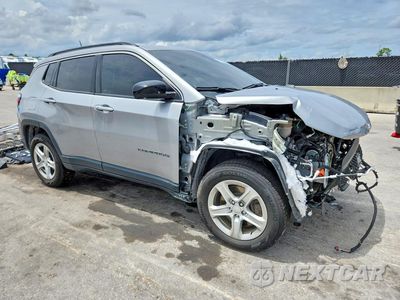Czwarte zdjęcie samochodu z boku: 2023 JEEP COMPASS LATITUDE VIN:3C4NJDBNXPT541525 - miniatura