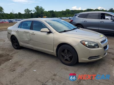 Czwarte zdjęcie samochodu z boku: 2010 CHEVROLET MALIBU 1LT VIN:1G1ZC5EB3AF119254 - miniatura