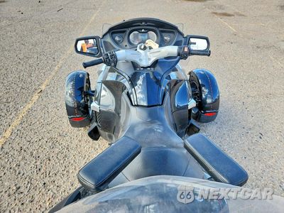 Czwarte zdjęcie samochodu z boku: 2010 CAN-AM SPYDER ROADSTER RT VIN:2BXJBLC1XAV000560 - miniatura