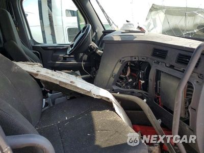 Zdjęcie 8 z 13 samochodu: 2023 FREIGHTLINER CASCADIA 126 SEMI TRUCK VIN:3AKJHLDR8PDUG2030 - miniatura