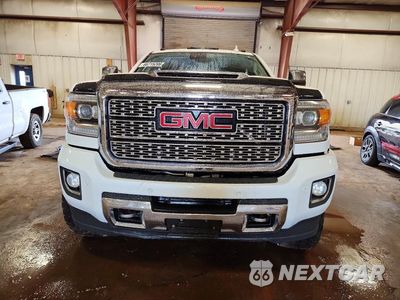 Piąte zdjęcie samochodu w środku: 2019 GMC SIERRA K2500 DENALI VIN:1GT12SEY4KF102071 - miniatura