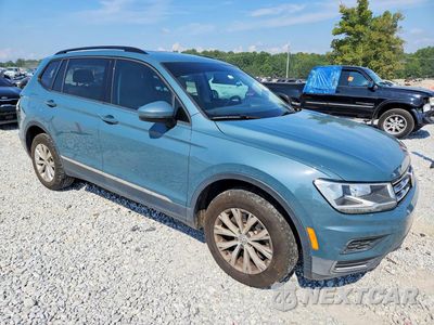 Czwarte zdjęcie samochodu z boku: 2019 VOLKSWAGEN TIGUAN S VIN:3VV0B7AX1KM094227 - miniatura