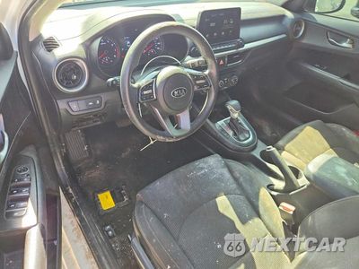 Zdjęcie 8 z 12 samochodu: 2021 KIA FORTE LXS VIN:3KPF24AD2ME266145 - miniatura