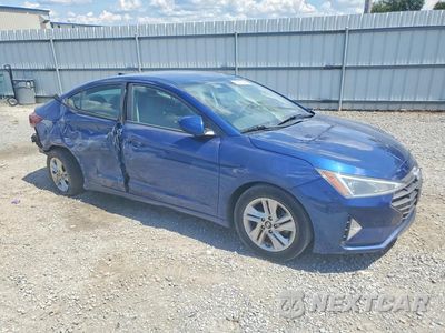 Czwarte zdjęcie samochodu z boku: 2019 HYUNDAI ELANTRA SEL VIN:5NPD84LF0KH470049 - miniatura