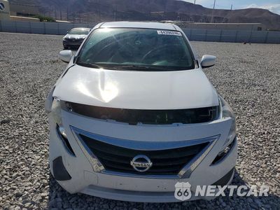 Piąte zdjęcie samochodu w środku: 2018 NISSAN VERSA S VIN:3N1CN7AP5JL802568 - miniatura