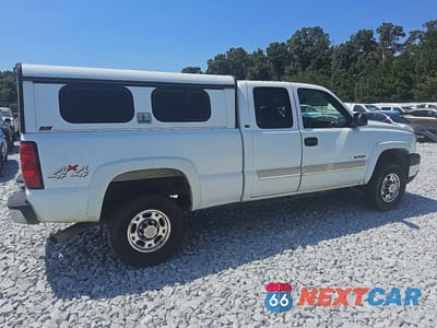 Trzecie zdjęcie samochodu z tyłu: 2006 CHEVROLET SILVERADO K2500 HEAVY DUTY VIN:1GCHK29G66E216083 - miniatura