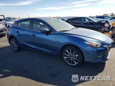 Czwarte zdjęcie samochodu z boku: 2018 MAZDA 3 TOURING VIN:3MZBN1L34JM178107 - miniatura