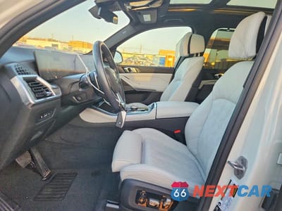 Zdjęcie 7 z 12 samochodu: 2025 BMW X5 XDRIVE40I VIN:5UX23EU07S9Y99962 - miniatura
