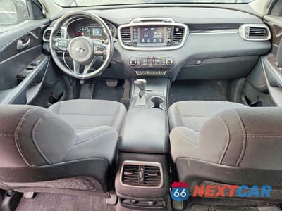 Zdjęcie 8 z 13 samochodu: 2017 KIA SORENTO LX VIN:5XYPGDA37HG214595 - miniatura
