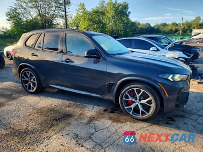 Czwarte zdjęcie samochodu z boku: 2026 BMW X5 M60I VIN:5UX33EU0XT9243731 - miniatura