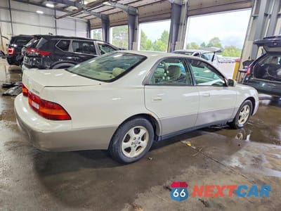 Trzecie zdjęcie samochodu z tyłu: 1997 LEXUS ES 300 VIN:JT8BF22G8V5005176 - miniatura