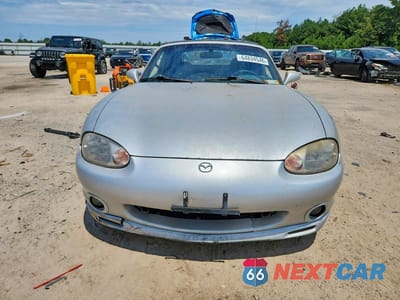 Piąte zdjęcie samochodu w środku: 1999 MAZDA MX-5 MIATA VIN:JM1NB353XX0100220 - miniatura