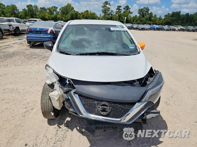 Piąte zdjęcie samochodu w środku: 2017 NISSAN VERSA NOTE S PLUS VIN:3N1CE2CP7HL361598 - miniatura