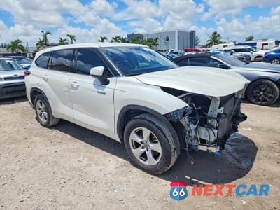 Czwarte zdjęcie samochodu z boku: 2020 TOYOTA HIGHLANDER HYBRID LE VIN:5TDZARAH8LS501121 - miniatura