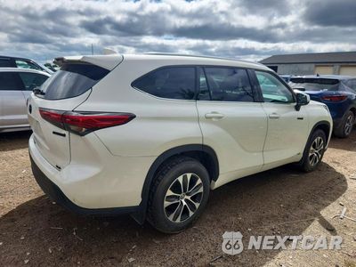 Trzecie zdjęcie samochodu z tyłu: 2021 TOYOTA HIGHLANDER HYBRID XLE VIN:5TDHBRCH8MS531601 - miniatura