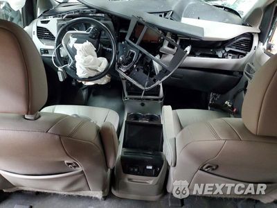 Zdjęcie 8 z 14 samochodu: 2019 TOYOTA SIENNA XLE 7-PASSENGER VIN:5TDDZ3DC1KS226044 - miniatura